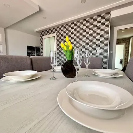 Elegant 2 Bedroom Penthouse St Julians Stj110 דירה