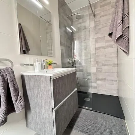 Elegant 2 Bedroom Penthouse St Julians Stj110