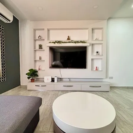 Elegant 2 Bedroom Penthouse St Julians Stj110 *