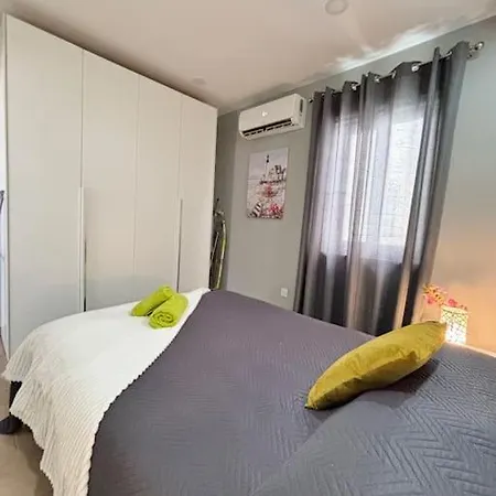 Elegant 2 Bedroom Penthouse St Julians Stj110 Apartmán