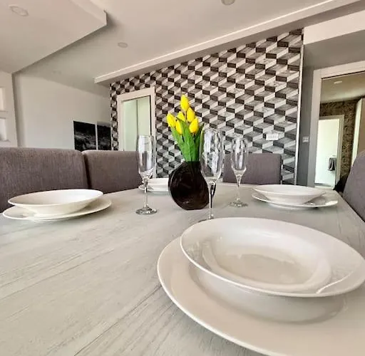 Elegant 2 Bedroom Penthouse St Julians Stj110 아파트