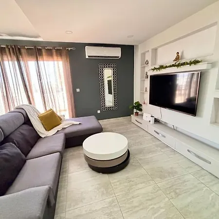 Elegant 2 Bedroom Penthouse St Julians Stj110 *